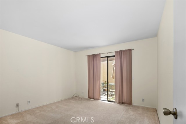 2155 Barclay Court, Santa Ana CA: https://media.crmls.org/medias/e262df8e-4821-4b58-9506-68bd2d7064a5.jpg