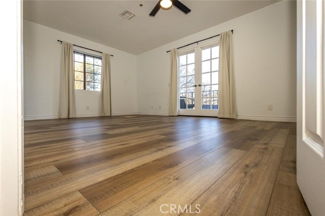 Detail Gallery Image 4 of 4 For 24550 Treasure Vista, Newhall,  CA 91321 - 3 Beds | 2 Baths