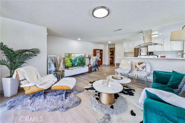 Detail Gallery Image 2 of 25 For 21501 Pioneer #3,  Lakewood,  CA 90715 - 2 Beds | 2 Baths