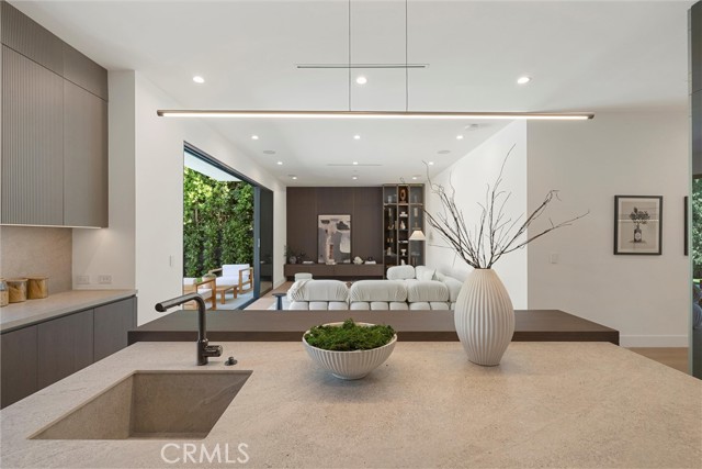 Detail Gallery Image 18 of 65 For 4625 Vesper Ave, Sherman Oaks,  CA 91403 - 5 Beds | 5/2 Baths