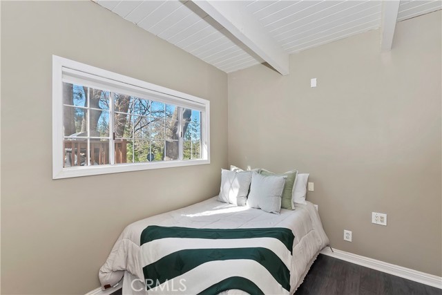 28621 Shenandoah Drive, Lake Arrowhead CA: https://media.crmls.org/medias/e264f446-4978-4cc3-96fc-1764f0781705.jpg