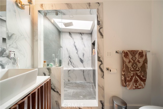 2522 Zorada Drive, Los Angeles CA: https://media.crmls.org/medias/e265321d-64e8-41ee-a5f9-140e78ecdb71.jpg