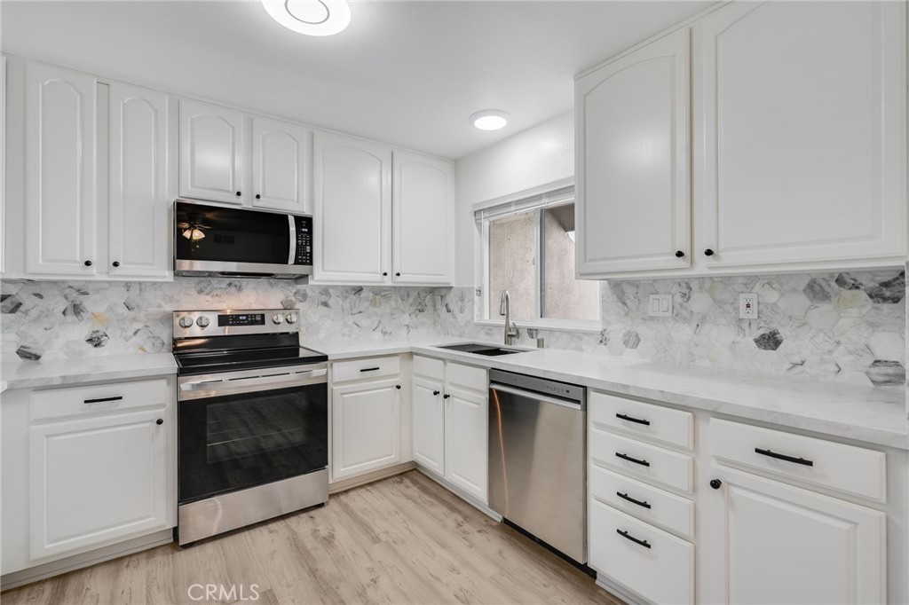 MLS #OC25275335 image #9