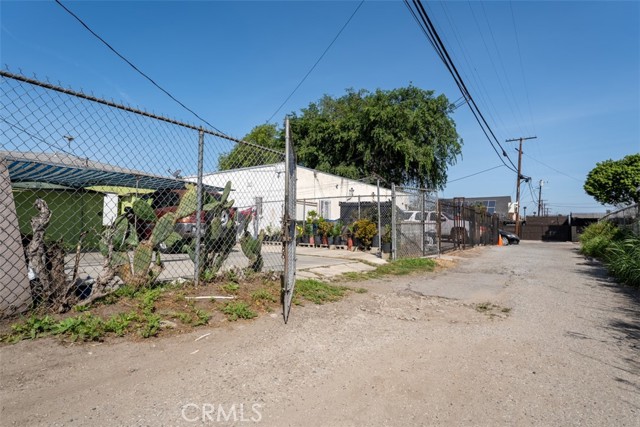 Detail Gallery Image 26 of 26 For 10208 S San Pedro St, Los Angeles,  CA 90003 - 2 Beds | 2 Baths