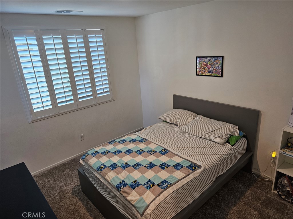https://media.crmls.org/medias/e2663b1c-9d46-4890-bf0b-1b6c9e6e31f4.jpg?preset=X-Large
