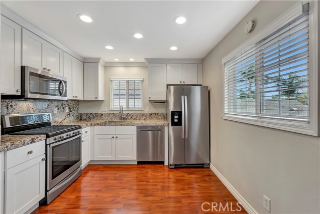 Detail Gallery Image 9 of 25 For 605 20th St #C,  Huntington Beach,  CA 92648 - 2 Beds | 1/1 Baths