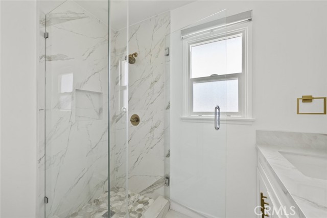 7750 Eton Avenue, Canoga Park CA: https://media.crmls.org/medias/e266fca4-1395-4334-b130-a842c19b3c57.jpg