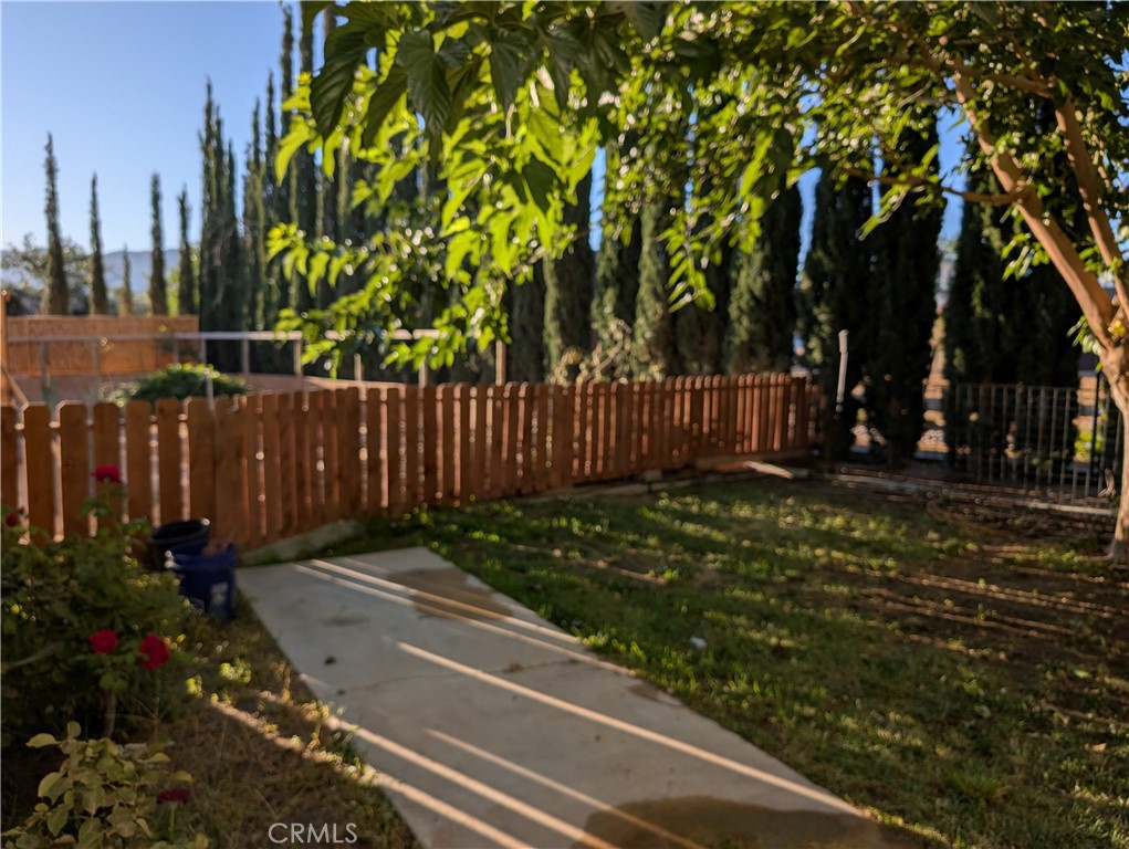 https://media.crmls.org/medias/e267225d-f9df-476a-b27c-910ff0dcfec5.jpg?preset=X-Large
