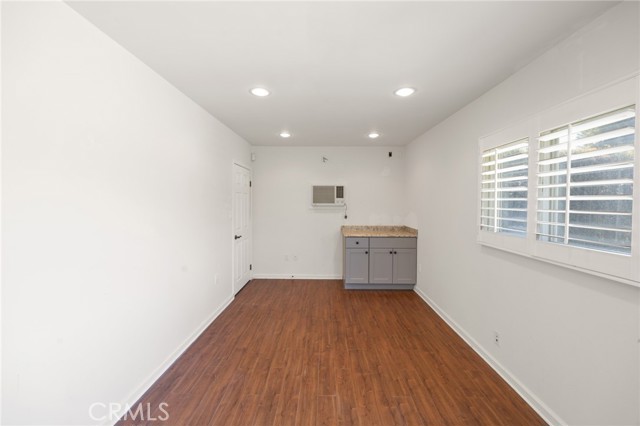 160 Mauna Loa Drive, Monrovia CA: https://media.crmls.org/medias/e26725f0-60d7-409c-b70d-897fba7b0d8b.jpg