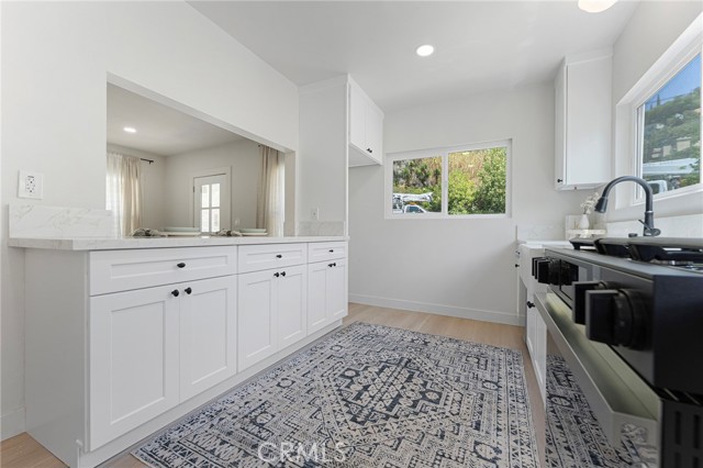 Detail Gallery Image 7 of 29 For 2626 Crestmoore Pl, Los Angeles,  CA 90065 - 2 Beds | 2 Baths