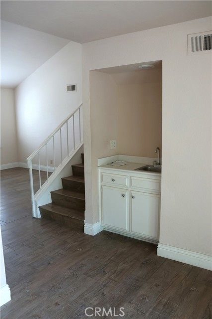 26002 Dundee Drive, Lake Forest CA: https://media.crmls.org/medias/e268fe53-6f96-4827-8cd6-71714d684a3b.jpg