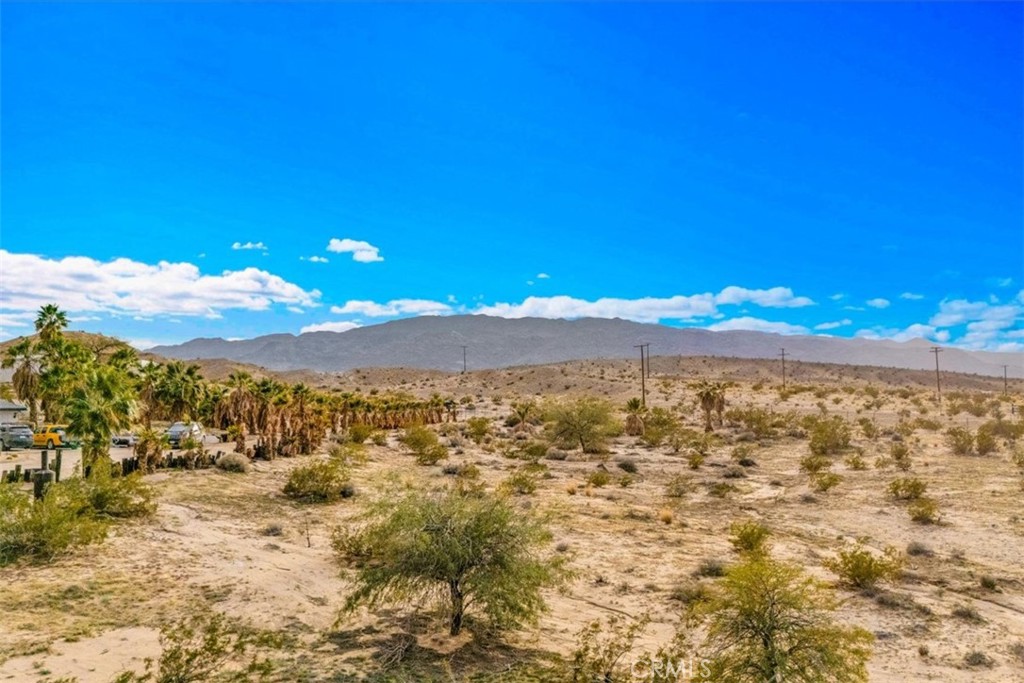 https://media.crmls.org/medias/e2692160-5409-429c-b0fd-9b99b8becfc5.jpg?preset=X-Large
