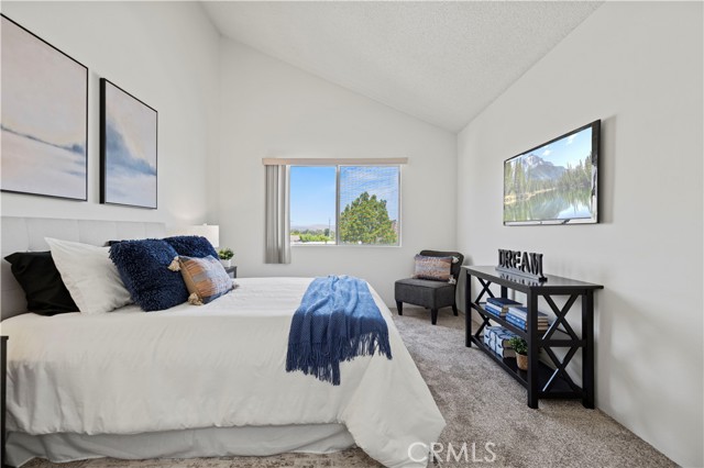 25273 Avenida Dorena, Newhall CA: https://media.crmls.org/medias/e2699ce6-74f7-4a51-a0fa-0b64a2fec619.jpg