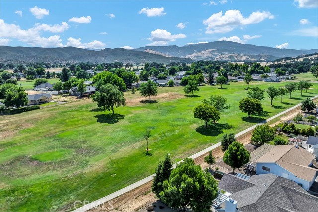 18579 Hidden Valley Road, Hidden Valley Lake CA: https://media.crmls.org/medias/e269b489-92d1-4908-ae79-bebdb5ad4b15.jpg