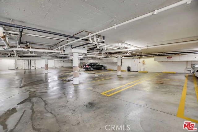 Detail Gallery Image 32 of 32 For 1277 S Beverly Glen Bld #303,  Los Angeles,  CA 90024 - 2 Beds | 2/1 Baths