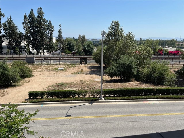 Detail Gallery Image 5 of 20 For 900 N Primrose Ln a,  Azusa,  CA 91702 - 4 Beds | 3/1 Baths