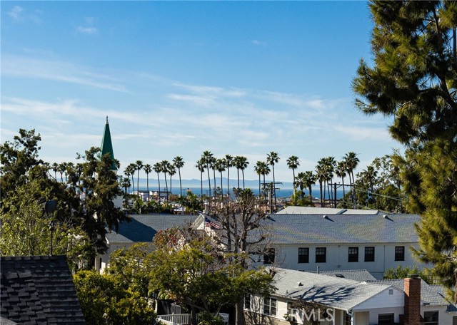 Detail Gallery Image 11 of 42 For 708 Heliotrope, Corona Del Mar,  CA 92625 - 3 Beds | 3 Baths