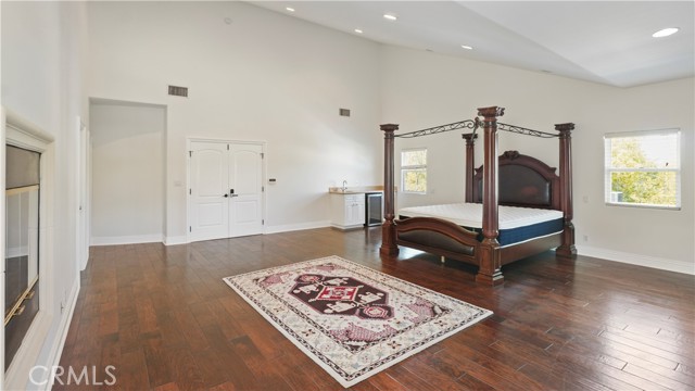 Detail Gallery Image 27 of 50 For 5128 Avenida Hacienda, Tarzana,  CA 91356 - 5 Beds | 4 Baths