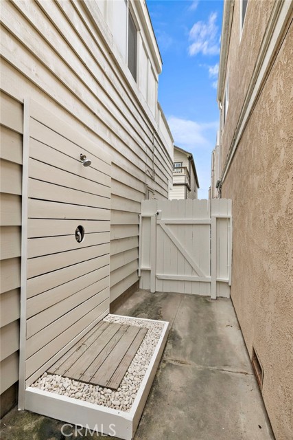 207 40th Street, Newport Beach CA: https://media.crmls.org/medias/e26be8a9-9b62-4016-992e-084ebc876d85.jpg