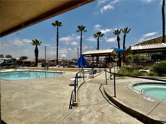 Detail Gallery Image 2 of 5 For 1536 S State St #149,  Hemet,  CA 92543 - 3 Beds | 2 Baths