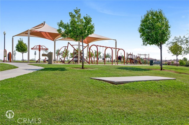 5206 Village Green Lane, Bakersfield CA: https://media.crmls.org/medias/e26cb99d-4865-4cf6-b548-37a58ab8703f.jpg
