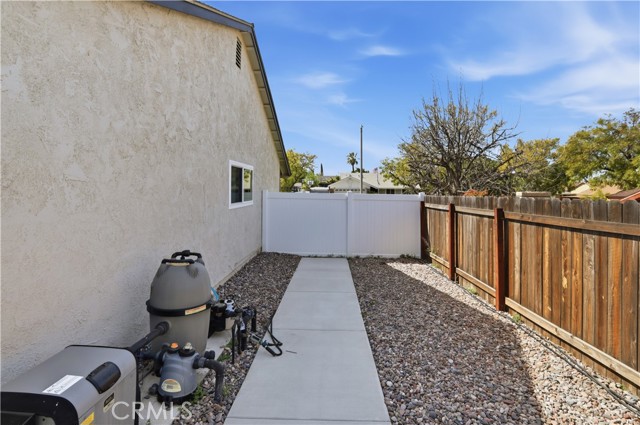 Detail Gallery Image 34 of 43 For 2097 Santa Barbara, Corona,  CA 92882 - 4 Beds | 2 Baths