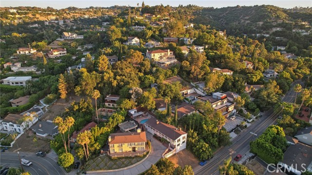 Detail Gallery Image 35 of 37 For 14560 Valley Vista Bld, Sherman Oaks,  CA 91403 - 4 Beds | 4 Baths