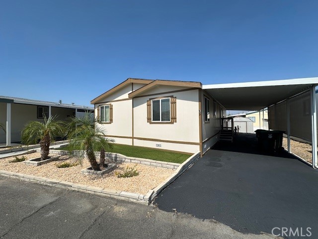 880 N. LAKE STREET, Hemet CA: https://media.crmls.org/medias/e26d2dc5-9584-48aa-8077-57e172894ac2.jpg
