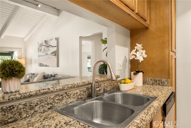 Detail Gallery Image 18 of 38 For 1345 Cabrillo Park Dr #L06,  Santa Ana,  CA 92701 - 2 Beds | 2 Baths