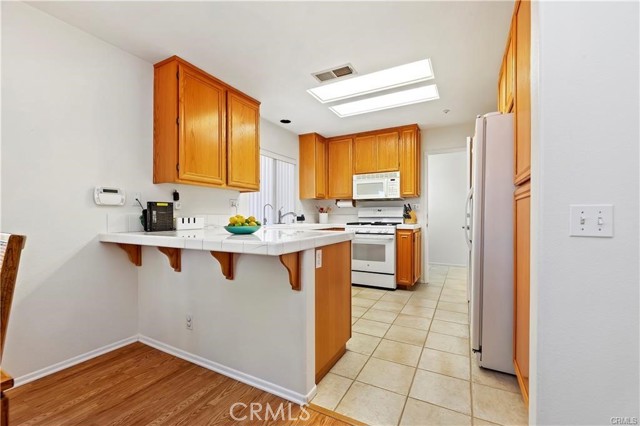 Detail Gallery Image 3 of 11 For 1508 Haddington Dr, Riverside,  CA 92507 - 3 Beds | 2/1 Baths