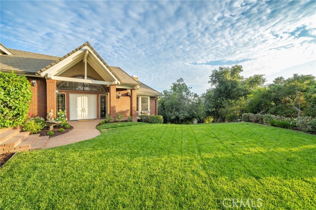 Detail Gallery Image 5 of 56 For 1187 Edinburgh Rd, San Dimas,  CA 91773 - 5 Beds | 4 Baths