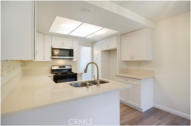 Detail Gallery Image 8 of 21 For 2656 Monterey Pl, Fullerton,  CA 92833 - 3 Beds | 2/1 Baths