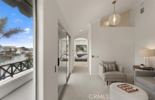 16201 Santa Barbara Lane, Huntington Beach CA: https://media.crmls.org/medias/e26e7348-87c4-4733-b94f-559c65123a8a.jpg