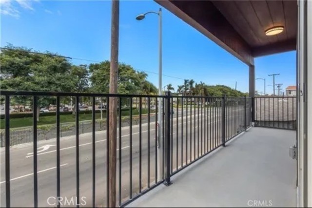 Detail Gallery Image 4 of 21 For 1668 W 213th, Torrance,  CA 90501 - – Beds | – Baths