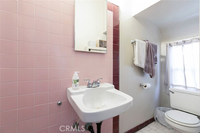 325 S Los Robles Avenue, Pasadena CA: https://media.crmls.org/medias/e2705382-33ab-48a6-b153-d9c64f184c59.jpg