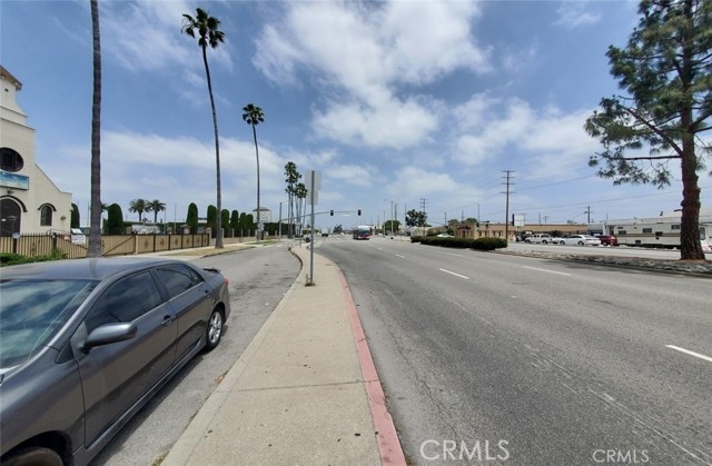 Detail Gallery Image 4 of 24 For 8021 S Vermont Ave #24,  Los Angeles,  CA 90044 - 3 Beds | 3 Baths