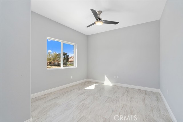 Detail Gallery Image 6 of 50 For 18756 Centennial St, Hesperia,  CA 92345 - 4 Beds | 3 Baths