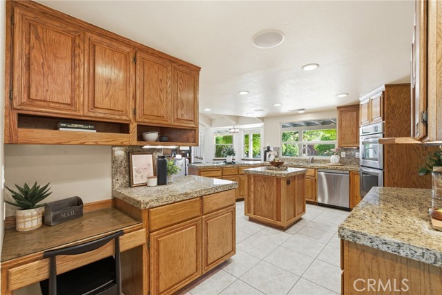 Detail Gallery Image 12 of 43 For 736 Leafcrest Drive, Chico,  CA 95926 - 5 Beds | 3 Baths