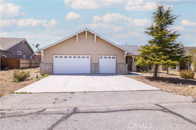 337 Pine Lane, Big Bear City CA: https://media.crmls.org/medias/e273af22-ed1f-423c-9763-b9f3bdb9a4bc.jpg