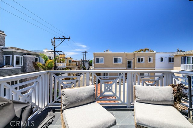Detail Gallery Image 22 of 54 For 443 23rd Pl, Manhattan Beach,  CA 90266 - 3 Beds | 3/1 Baths
