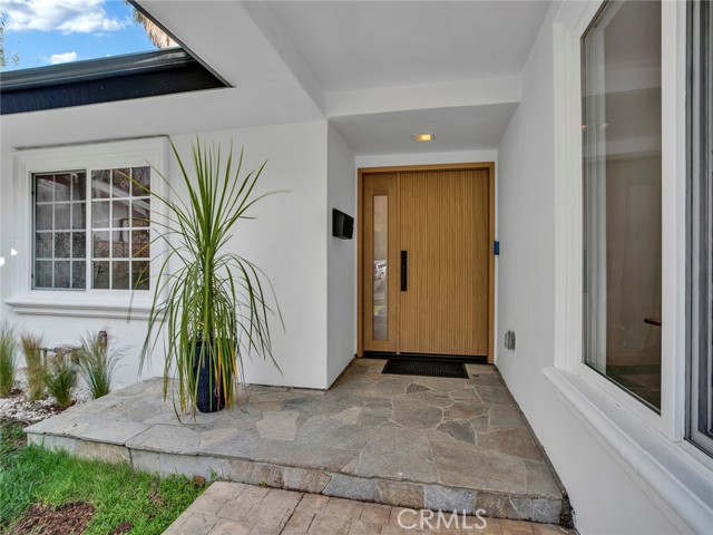24100 Philiprimm Street, Woodland Hills CA: https://media.crmls.org/medias/e274f921-ab93-4ba2-8330-ff9f7e7aadee.jpg