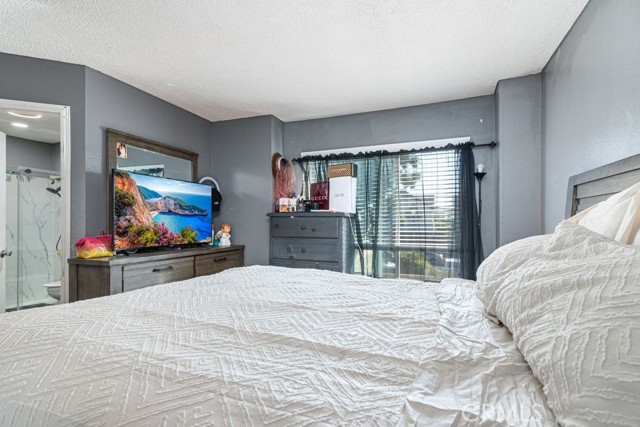 Detail Gallery Image 11 of 25 For 4201 W 5th St #202,  Santa Ana,  CA 92703 - 2 Beds | 1 Baths