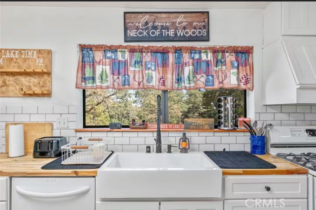 Detail Gallery Image 15 of 43 For 26249 Alpine, Twin Peaks,  CA 92391 - 4 Beds | 3 Baths