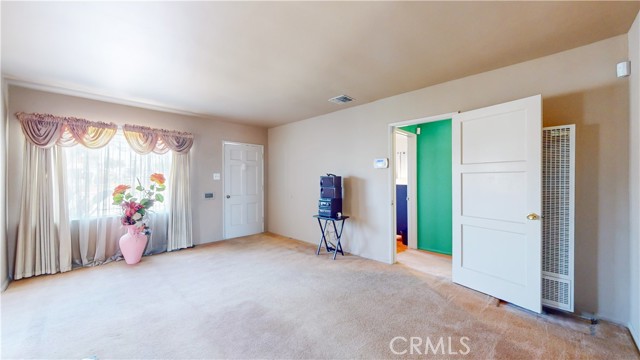 Detail Gallery Image 5 of 33 For 1934 W 108th St, Los Angeles,  CA 90047 - 4 Beds | 2 Baths