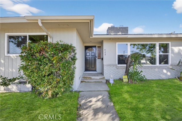 Detail Gallery Image 6 of 49 For 942 N Encina Ave, Rialto,  CA 92376 - 4 Beds | 2 Baths