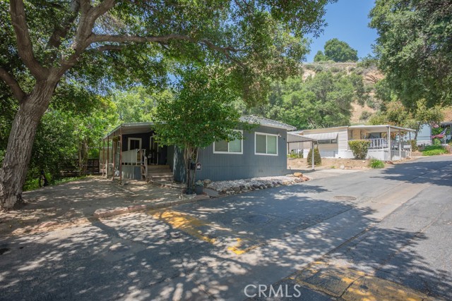 23500 The Old Road, Newhall CA: https://media.crmls.org/medias/e2765d90-d36f-4cb6-916b-dcd9d79c5e2b.jpg