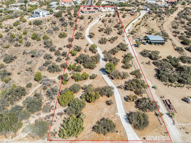 Detail Gallery Image 2 of 60 For 10660 Ranchero, Oak Hills,  CA 92344 - 4 Beds | 3 Baths