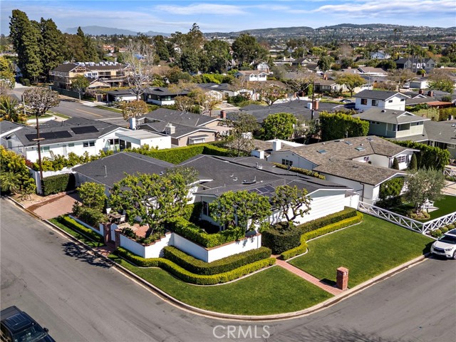 Detail Gallery Image 3 of 40 For 1924 Beryl Ln, Newport Beach,  CA 92660 - 4 Beds | 3/1 Baths