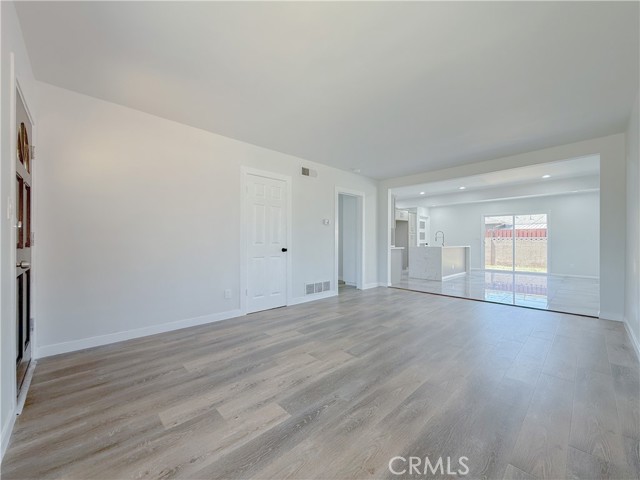 Detail Gallery Image 11 of 28 For 601 S Keene Ave, Compton,  CA 90220 - 3 Beds | 3 Baths