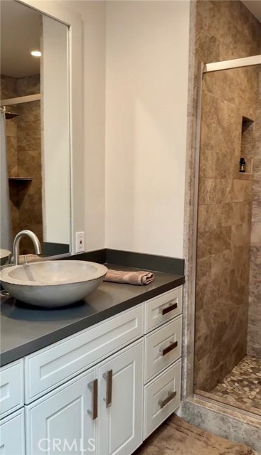 Detail Gallery Image 14 of 19 For 1864 Laurel Rd, Oceanside,  CA 92054 - 3 Beds | 2 Baths